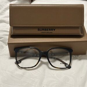 BURBERRY BE2367 LOUISE
4017 Dark Havana